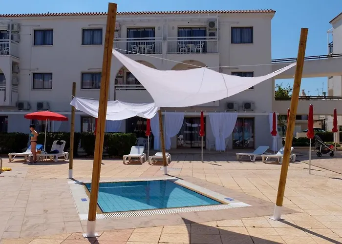 Amore Hotel Apartments Paralimni